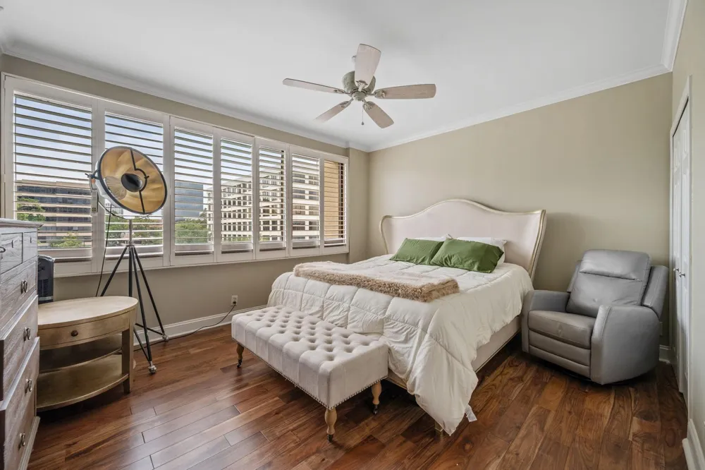 49 Briar Hollow Lane #401 Houston, TX 77027