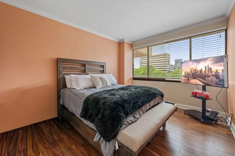 49 Briar Hollow Lane #401 Houston, TX 77027