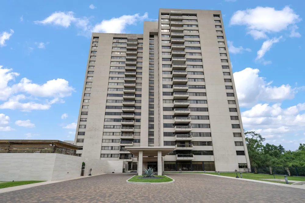 49 Briar Hollow Lane #401 Houston, TX 77027