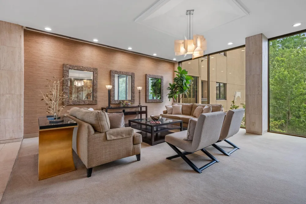 49 Briar Hollow Lane #401 Houston, TX 77027