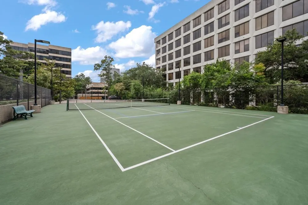 49 Briar Hollow Lane #401 Houston, TX 77027
