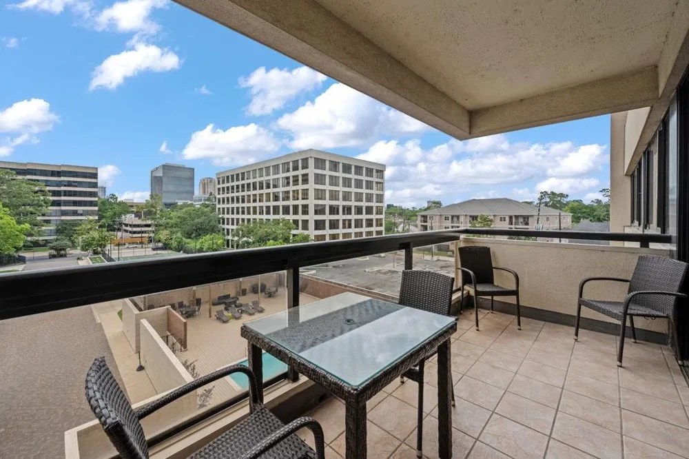 49 Briar Hollow Lane #401 Houston, TX 77027