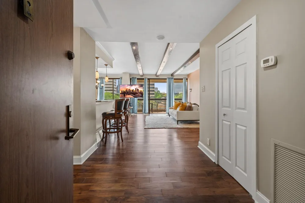 49 Briar Hollow Lane #401 Houston, TX 77027