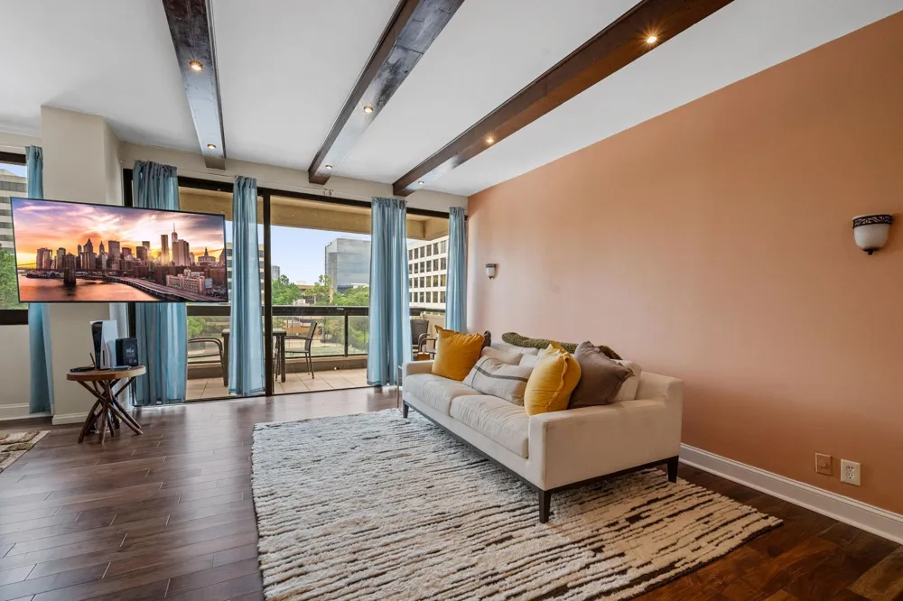 49 Briar Hollow Lane #401 Houston, TX 77027