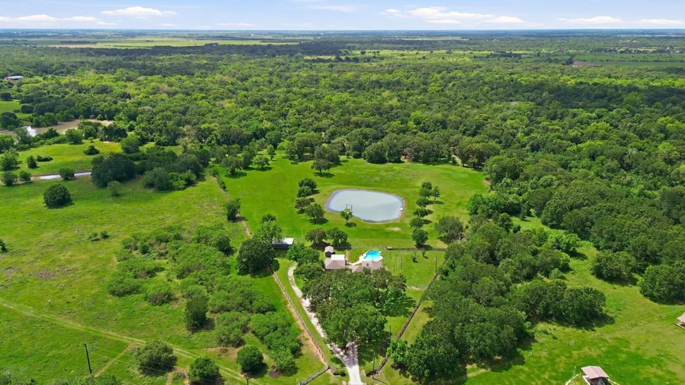 1711 Eagle Nest Acres Drive Wallis, TX 77485