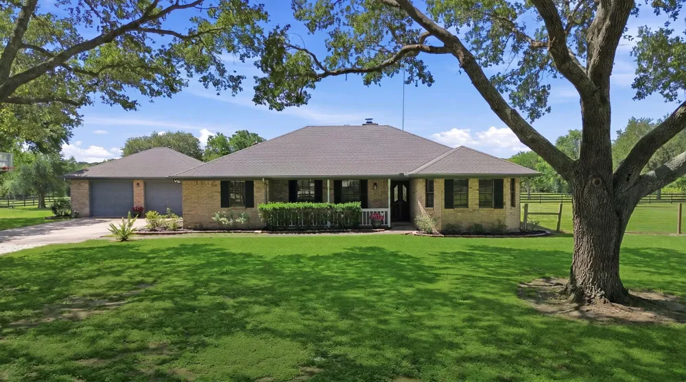 1711 Eagle Nest Acres Drive Wallis, TX 77485