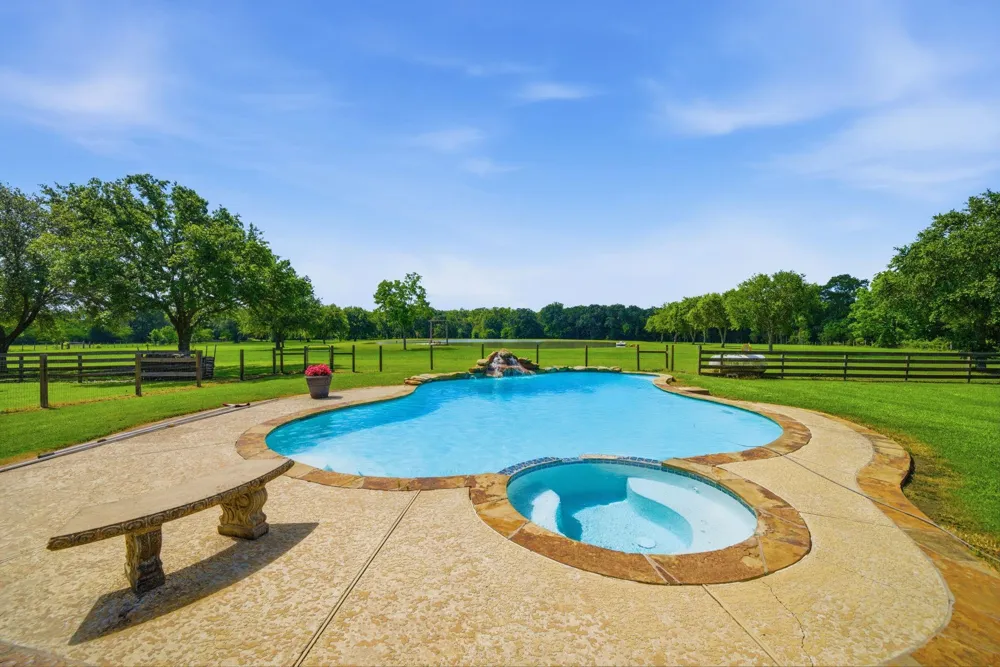 1711 Eagle Nest Acres Drive Wallis, TX 77485
