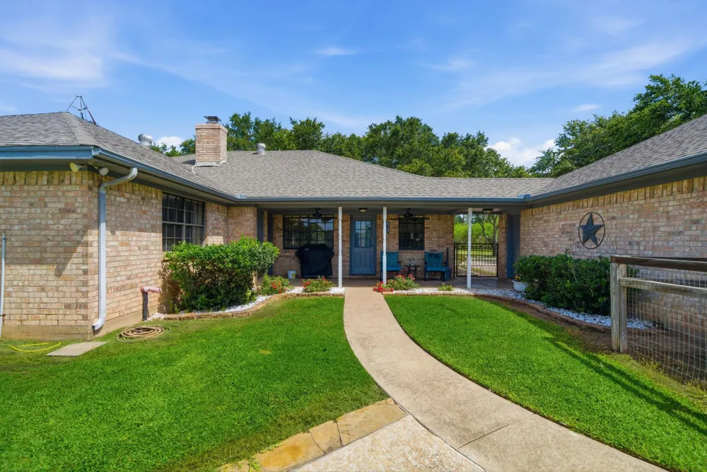 1711 Eagle Nest Acres Drive Wallis, TX 77485