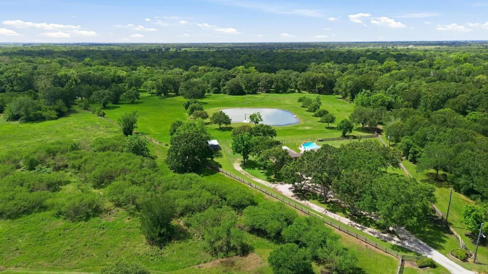 1711 Eagle Nest Acres Drive Wallis, TX 77485