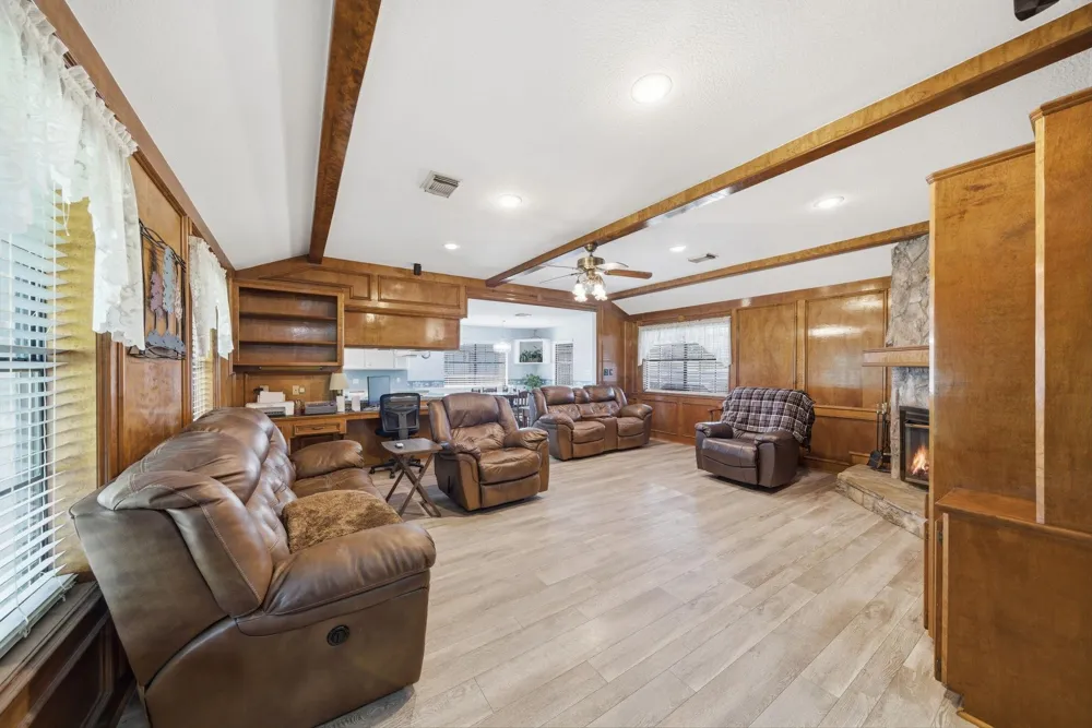 1711 Eagle Nest Acres Drive Wallis, TX 77485
