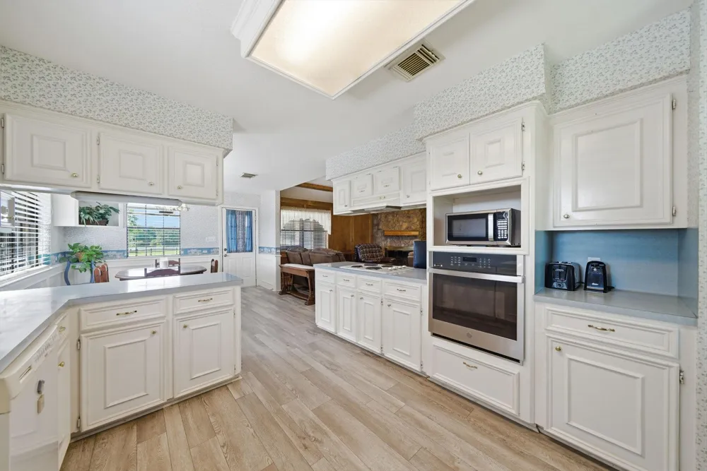 1711 Eagle Nest Acres Drive Wallis, TX 77485