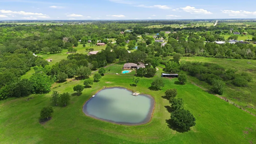 1711 Eagle Nest Acres Drive Wallis, TX 77485