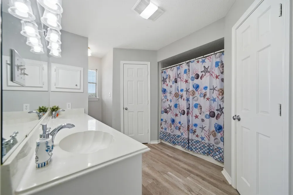 1711 Eagle Nest Acres Drive Wallis, TX 77485