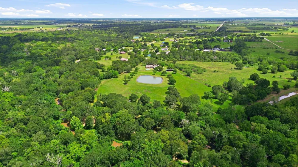 1711 Eagle Nest Acres Drive Wallis, TX 77485
