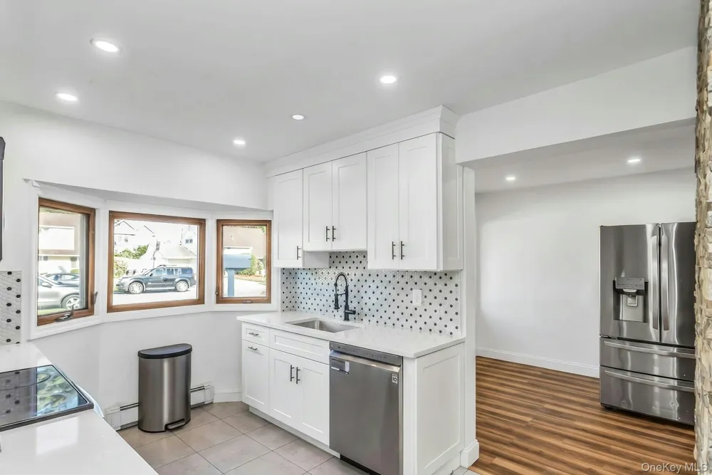 38 Fireplace Lane Hicksville, NY 11801