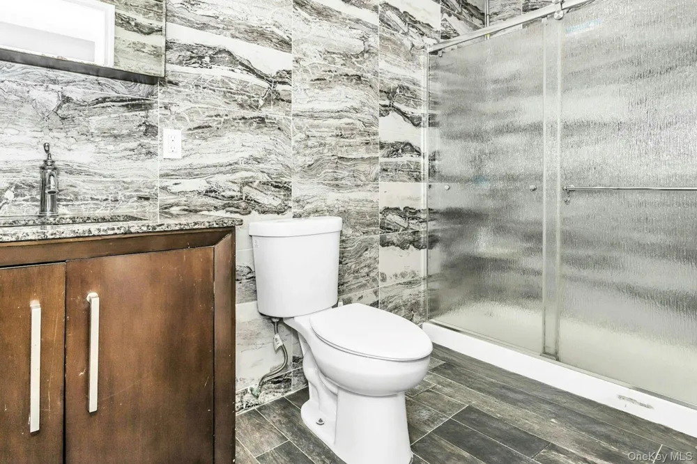 38 Fireplace Lane Hicksville, NY 11801