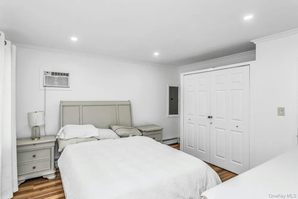 38 Fireplace Lane Hicksville, NY 11801