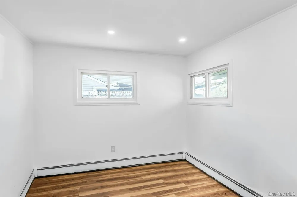 38 Fireplace Lane Hicksville, NY 11801