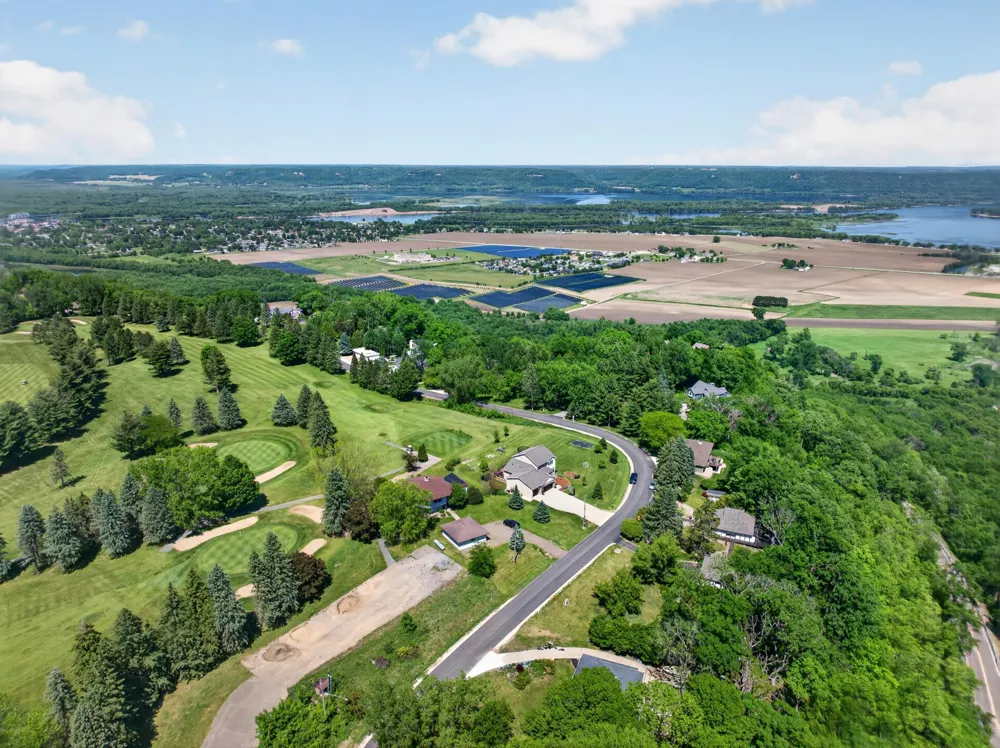 217 Skyline Drive Wabasha, MN 55981