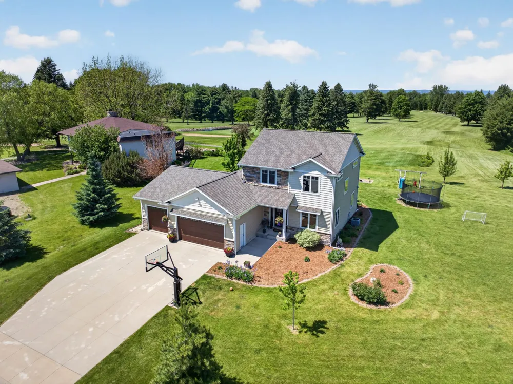 217 Skyline Drive Wabasha, MN 55981