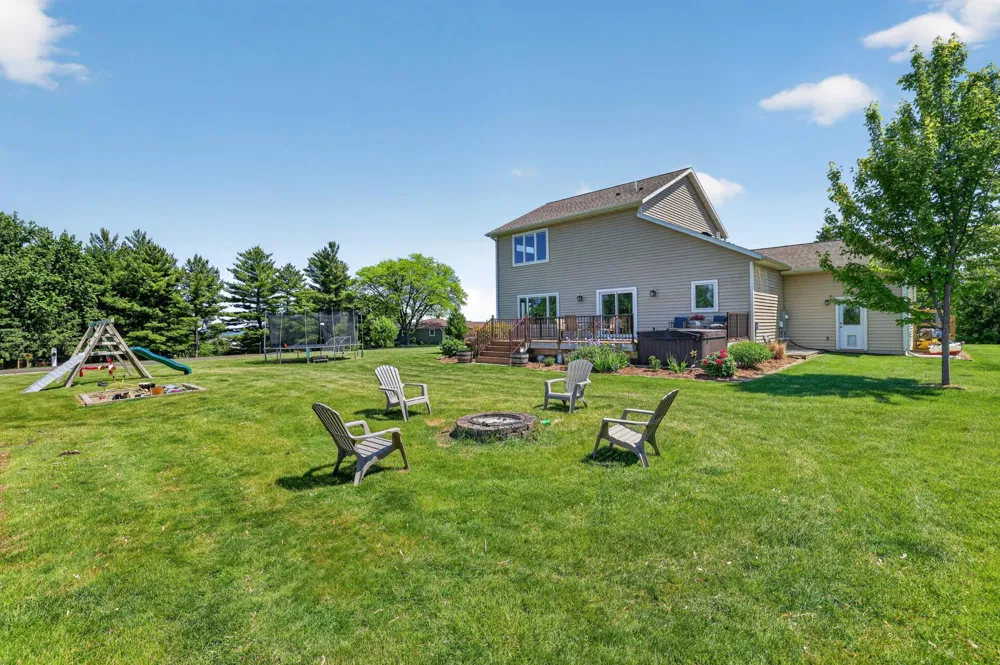 217 Skyline Drive Wabasha, MN 55981