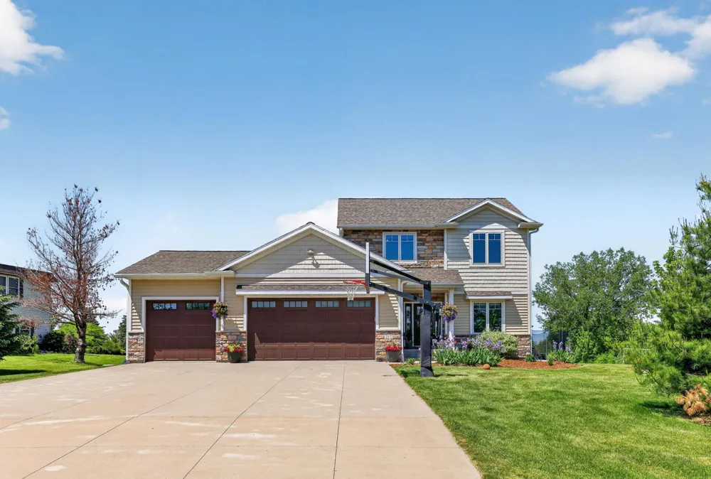 217 Skyline Drive Wabasha, MN 55981
