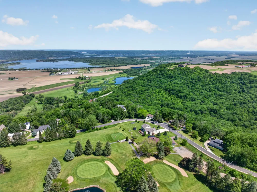 217 Skyline Drive Wabasha, MN 55981