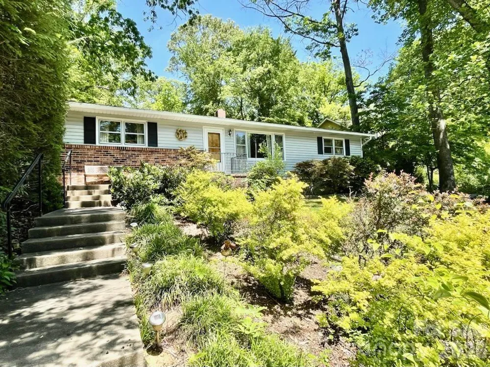 213 Park Lane Black Mountain, NC 28711