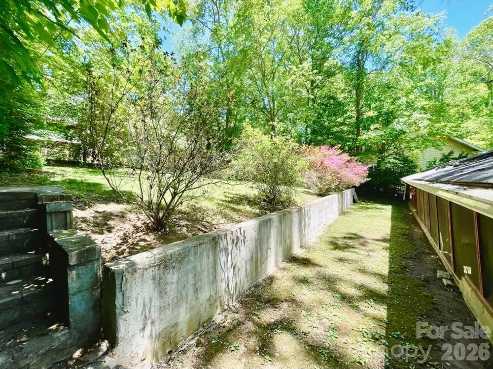 213 Park Lane Black Mountain, NC 28711