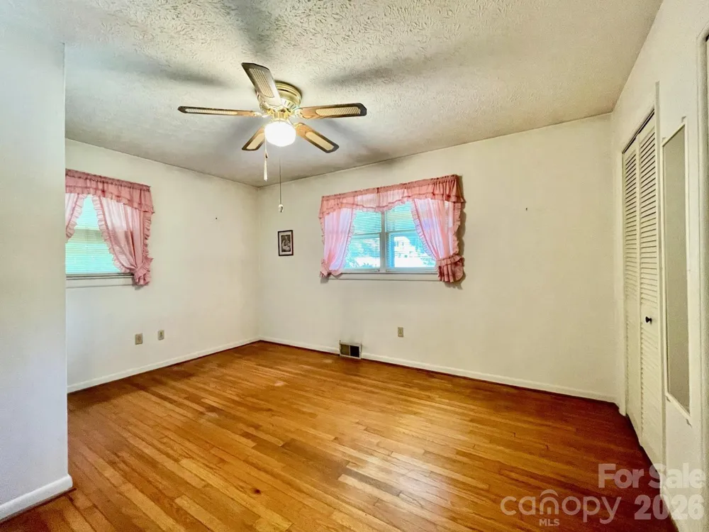 213 Park Lane Black Mountain, NC 28711