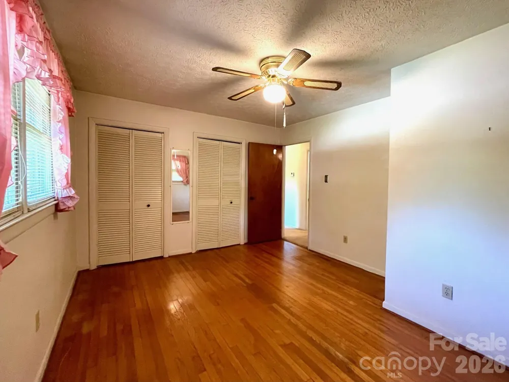 213 Park Lane Black Mountain, NC 28711