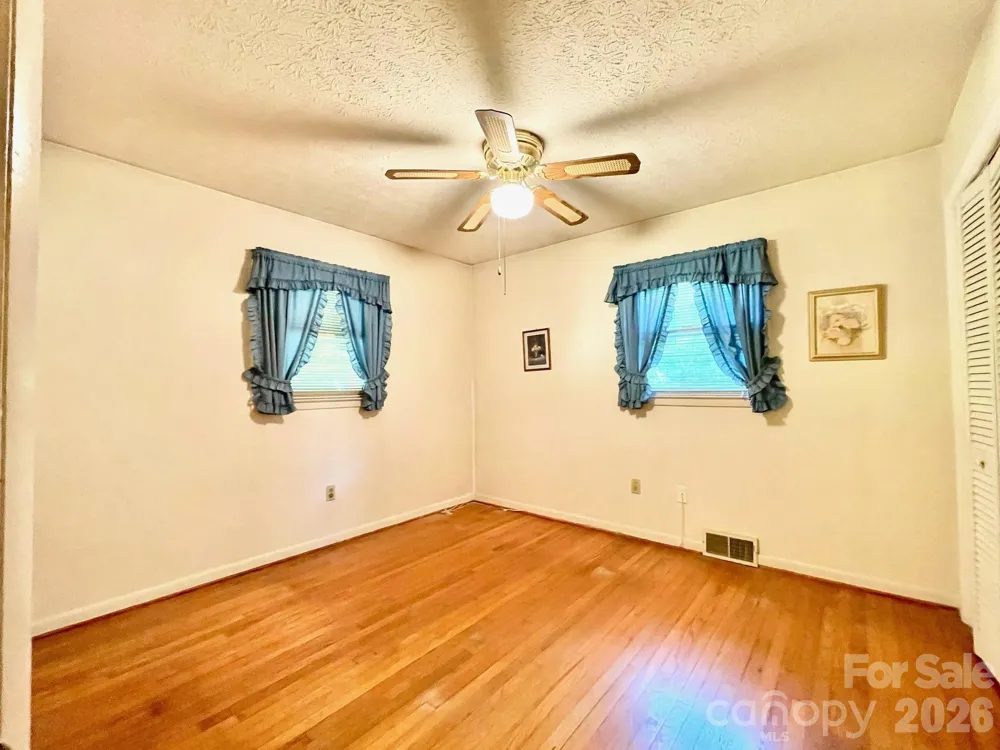 213 Park Lane Black Mountain, NC 28711