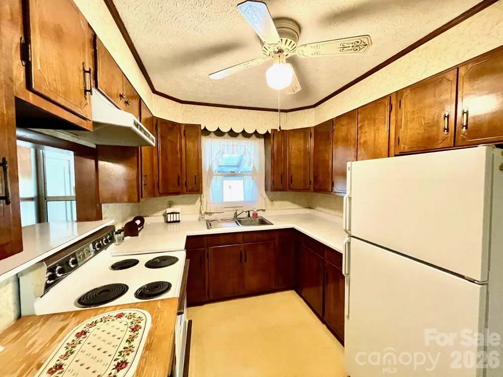 213 Park Lane Black Mountain, NC 28711