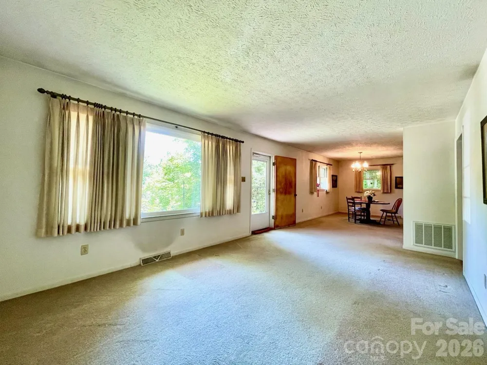 213 Park Lane Black Mountain, NC 28711