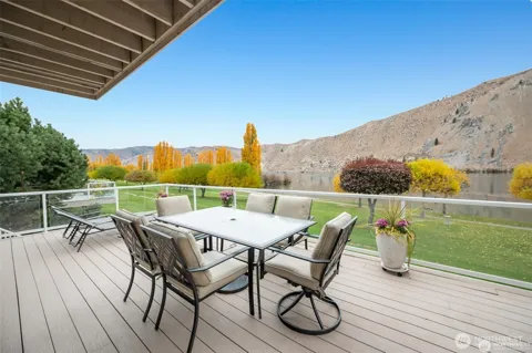 345 Lakefront Drive
