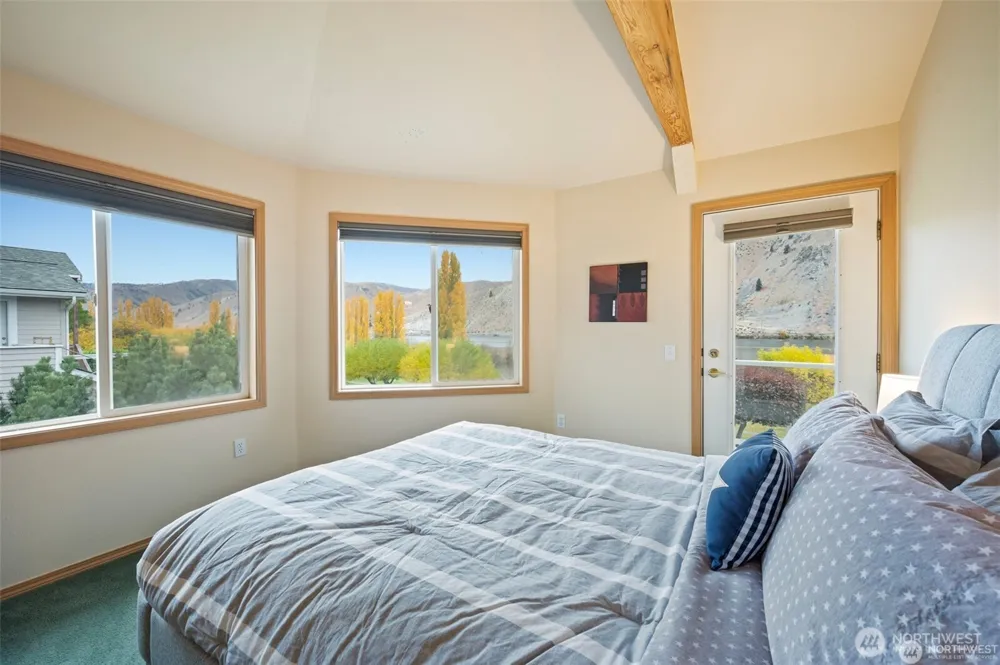 345 Lakefront Drive Orondo, WA 98843