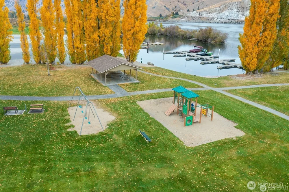 345 Lakefront Drive Orondo, WA 98843