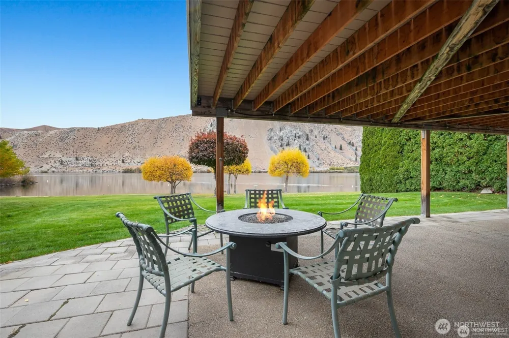 345 Lakefront Drive Orondo, WA 98843
