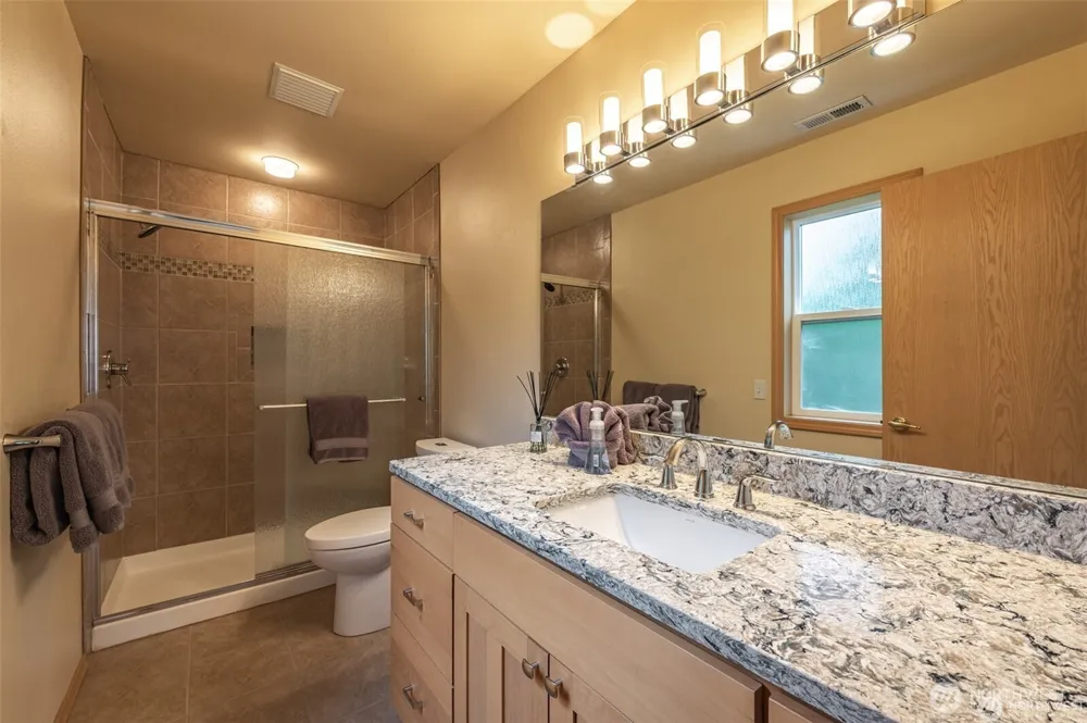 345 Lakefront Drive Orondo, WA 98843