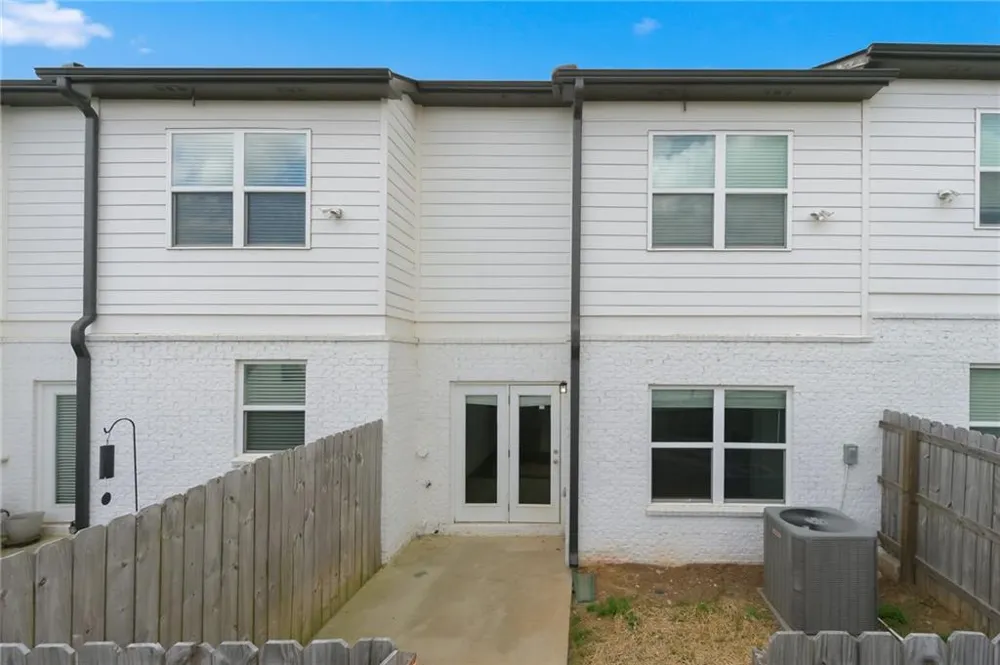 82 Auburn Run Lane Auburn, GA 30011
