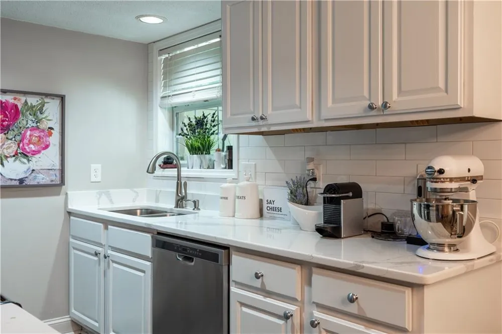 6900 Roswell Road #N13 Sandy Springs, GA 30328