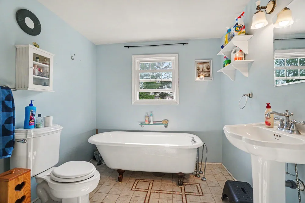 1230 Longfellow Avenue Blackman Charter Township, MI 49202