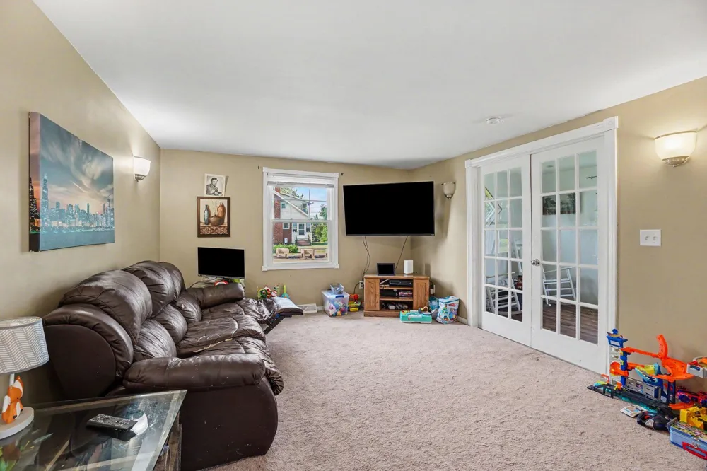 1230 Longfellow Avenue Blackman Charter Township, MI 49202