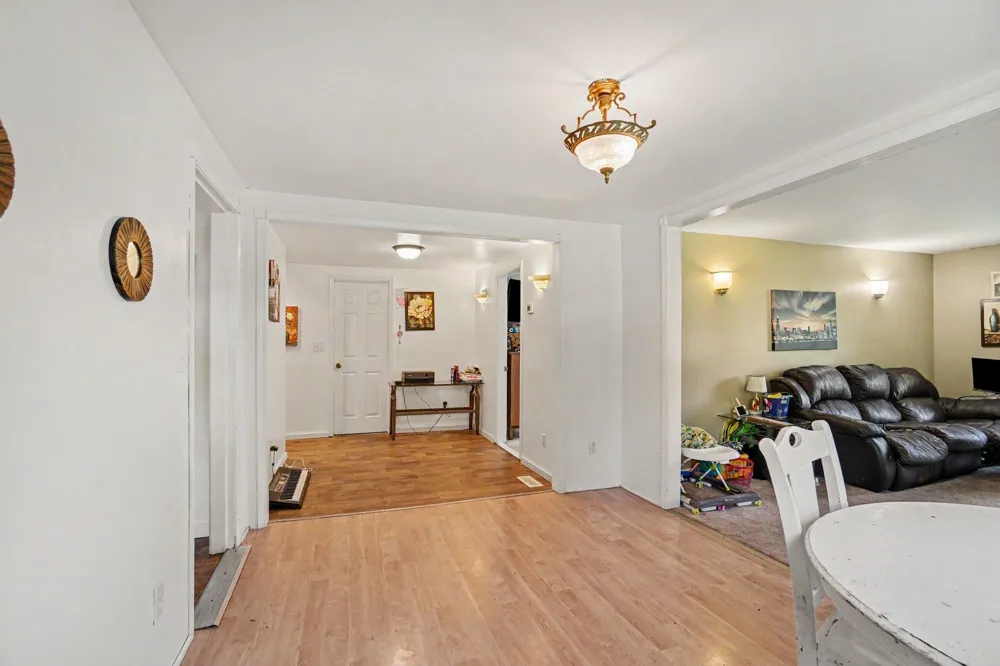 1230 Longfellow Avenue Blackman Charter Township, MI 49202
