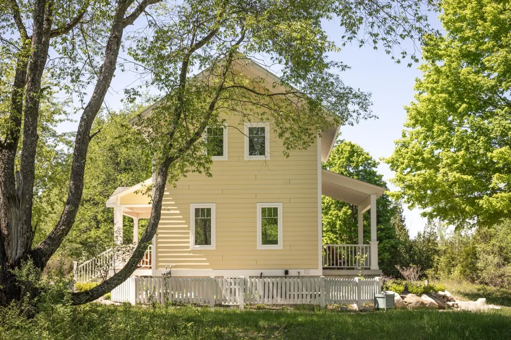 220 W Harbor Highway Cleveland Township, MI 49664