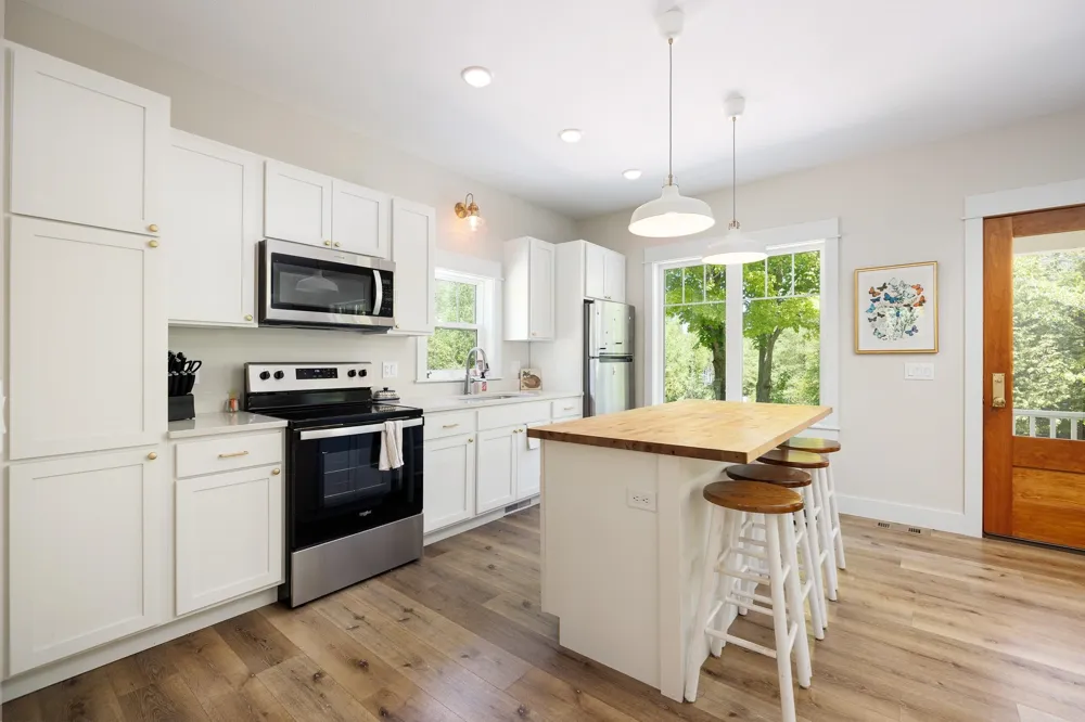 220 W Harbor Highway Cleveland Township, MI 49664
