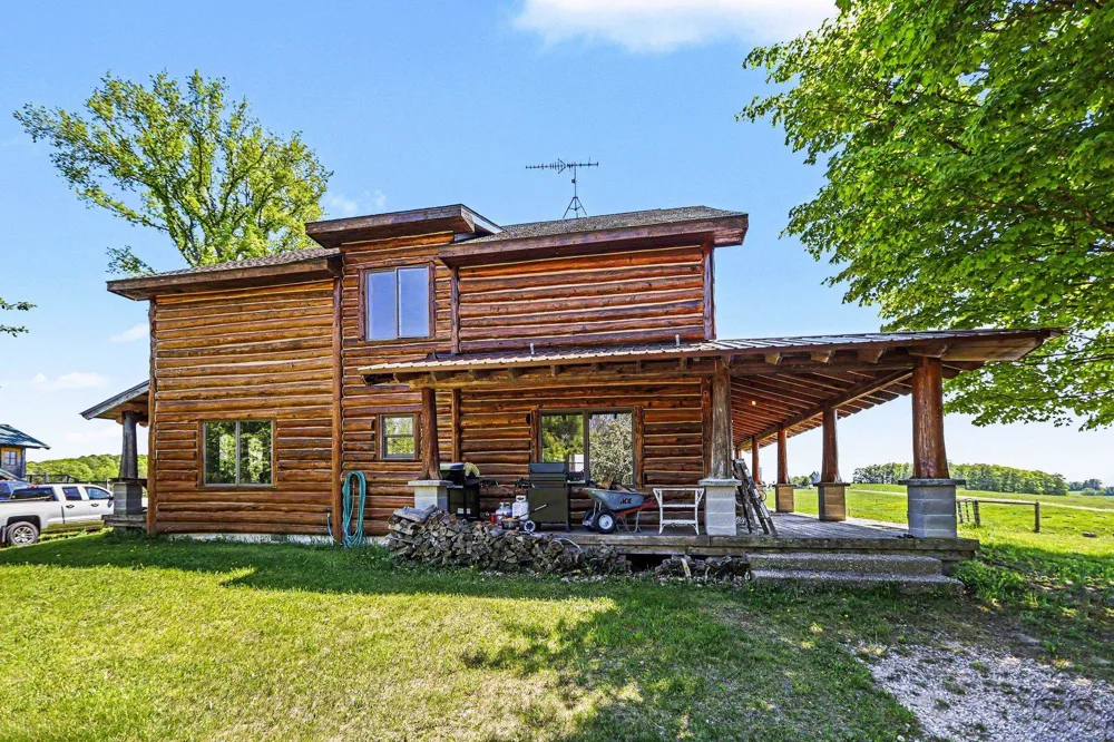 9465 W Old State Road Central Lake Township, MI 49622