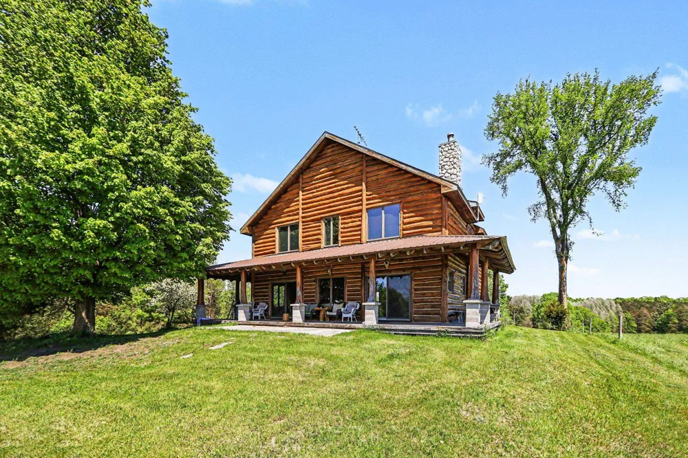9465 W Old State Road Central Lake Township, MI 49622