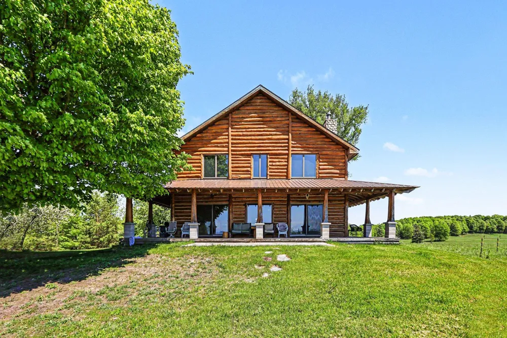 9465 W Old State Road Central Lake Township, MI 49622