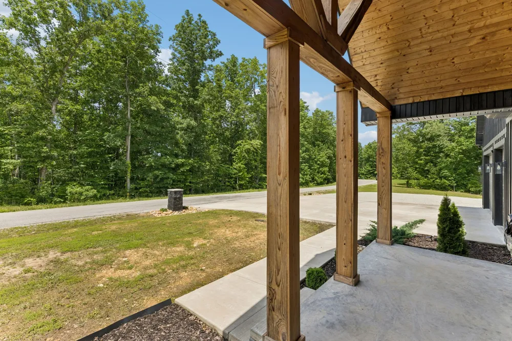 254 Saddlebrook Dr Hohenwald, TN 38462
